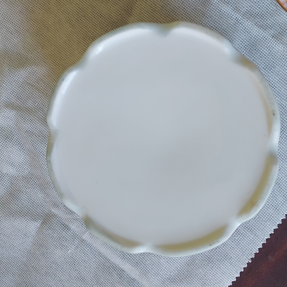Keepsake Porcelain Box - Picture 3 of 4
